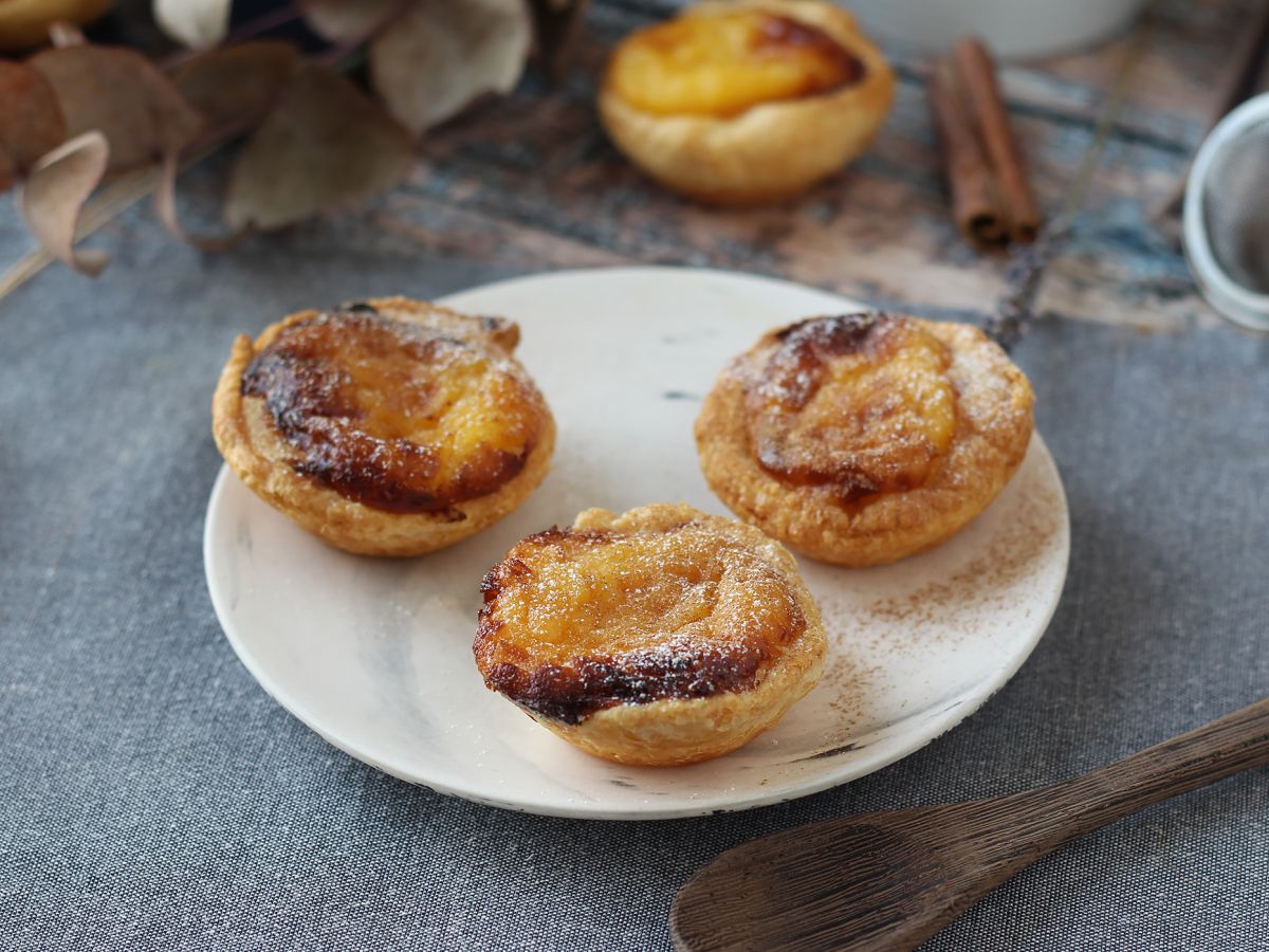 Pastéis de nata ilmakeittimessä. Nopea ja helppo resepti perinteiseen portugalilaiseen makeaan. - kuva 5