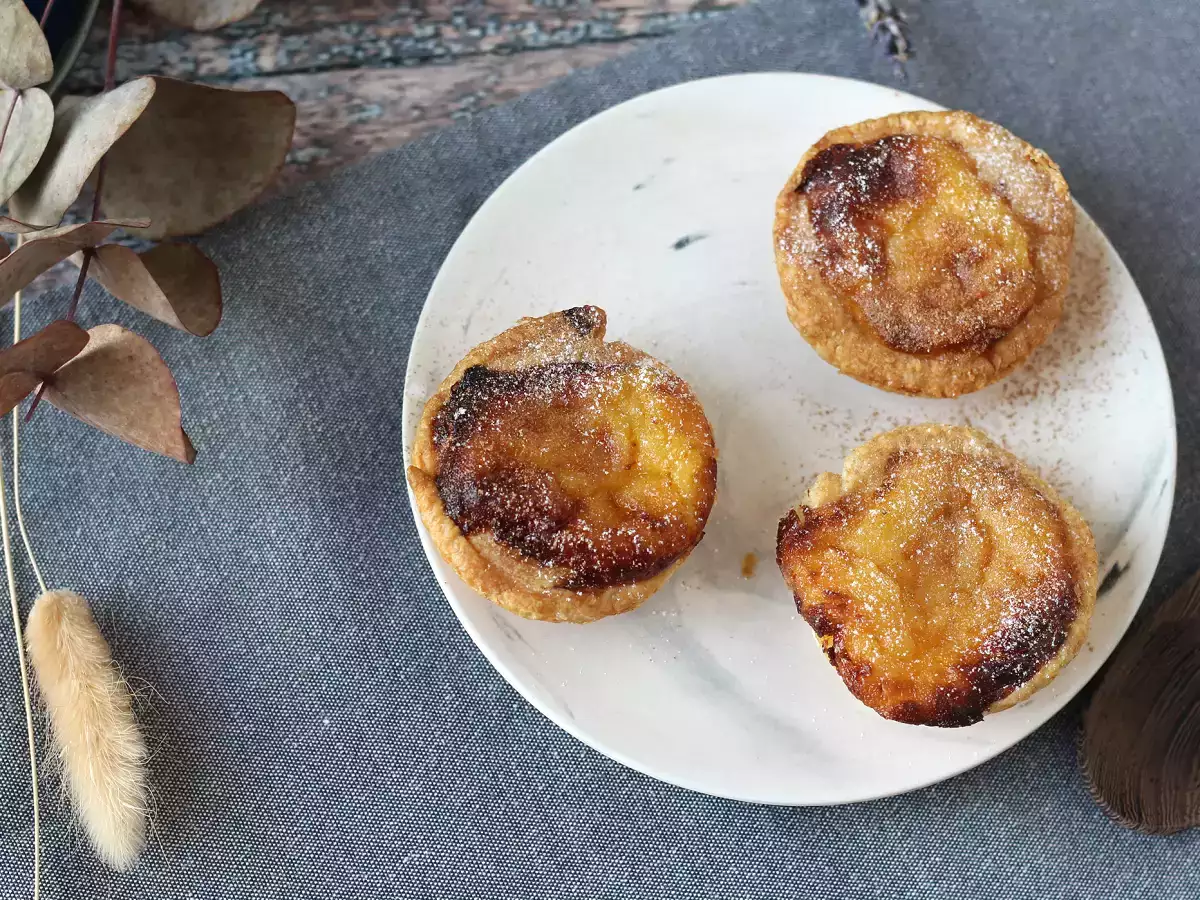 Pastéis de nata ilmakeittimessä. Nopea ja helppo resepti perinteiseen portugalilaiseen makeaan. - kuva 8