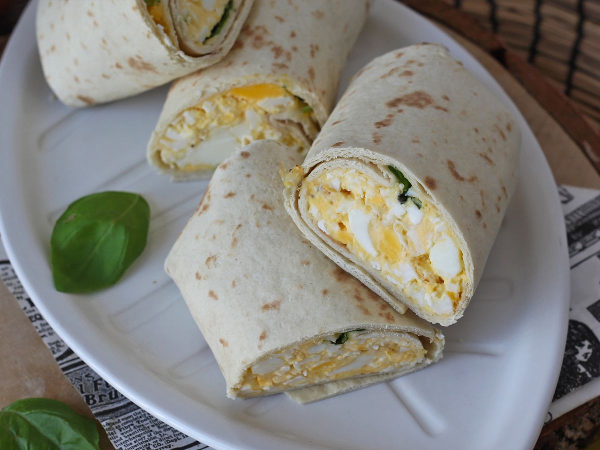 Pehmeä ja superproteiinipitoinen muna-feta-wrap - kuva 2