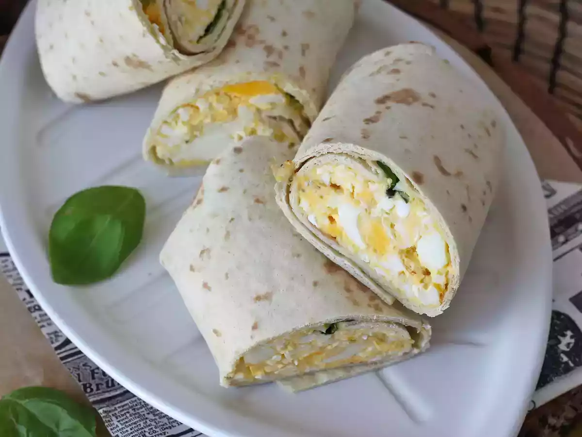 Pehmeä ja superproteiinipitoinen muna-feta-wrap - kuva 2
