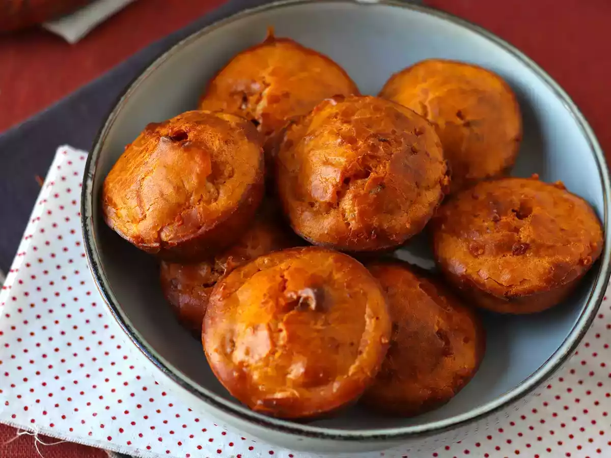 Pehmeät ja mausteiset chorizo-muffinsseja
