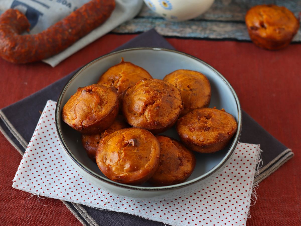 Pehmeät ja mausteiset chorizo-muffinsseja - kuva 2