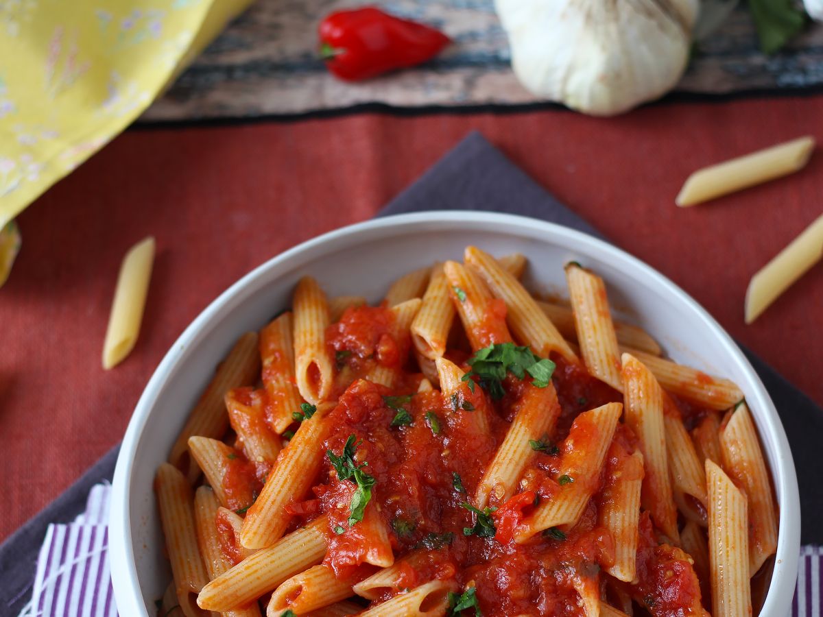 Penne all'arrabbiata: lämmittävä italialainen klassikko! - kuva 4