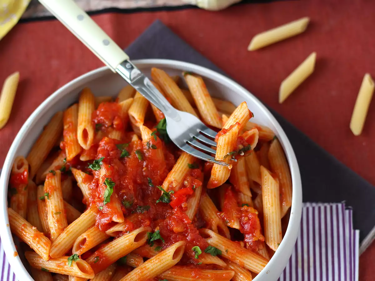 Penne all'arrabbiata: lämmittävä italialainen klassikko! - kuva 6