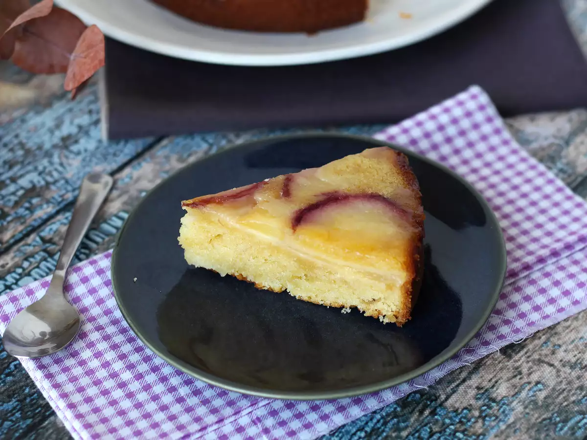 Persikkakakku, kostea, sulava ja karamellisoitu - kuva 3