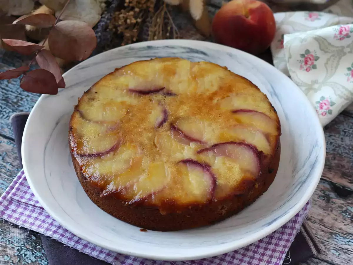 Persikkakakku, kostea, sulava ja karamellisoitu - kuva 5