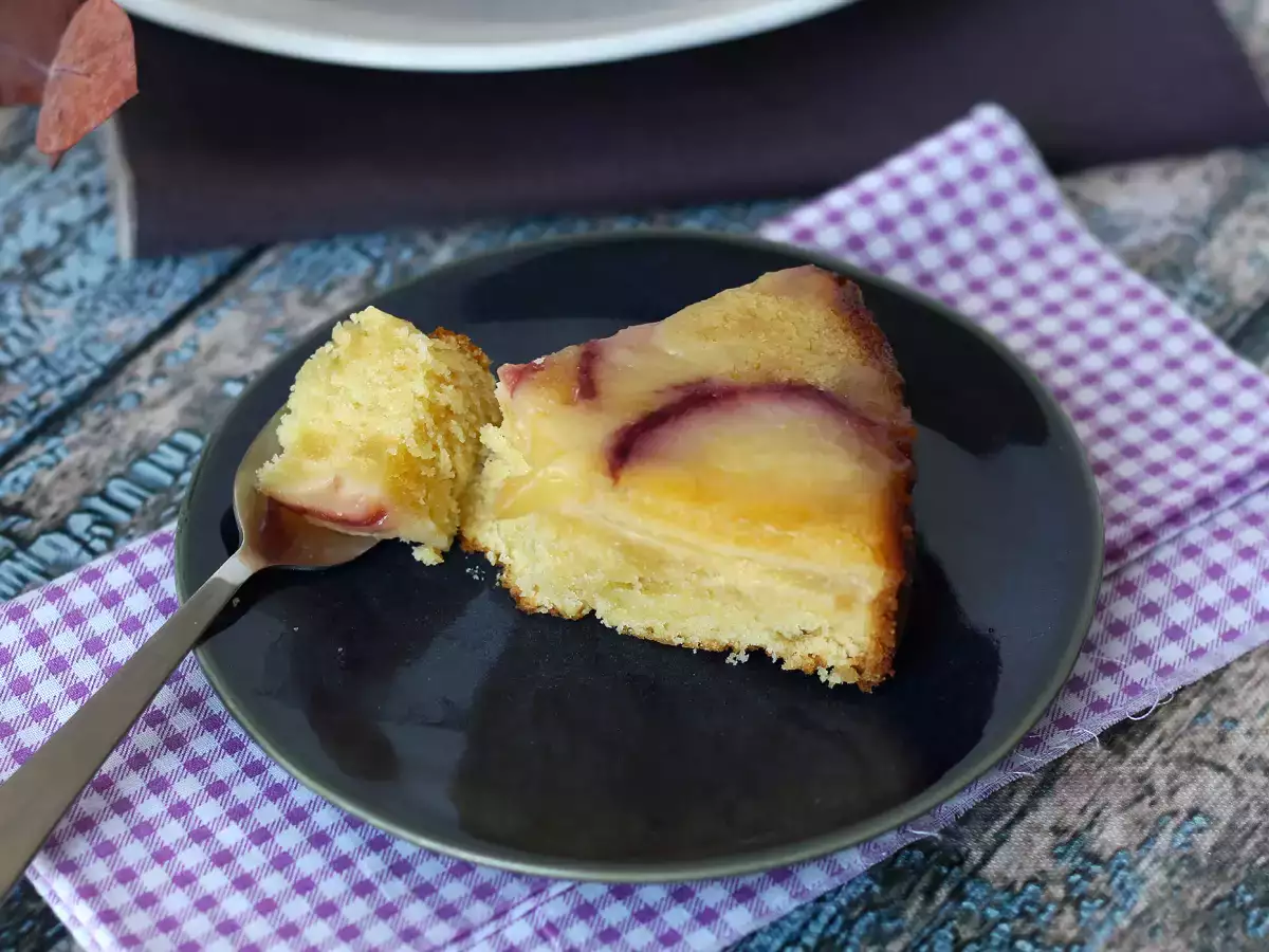 Persikkakakku, kostea, sulava ja karamellisoitu - kuva 6