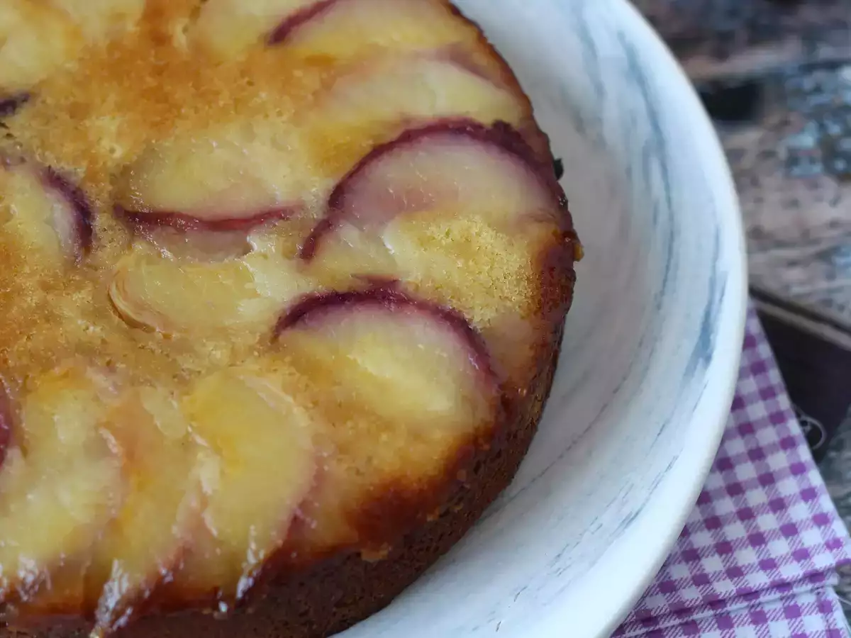 Persikkakakku, kostea, sulava ja karamellisoitu - kuva 9