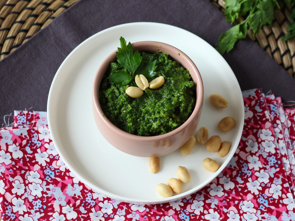 Persilja- ja maapähkinäpesto, makujen räjähdys