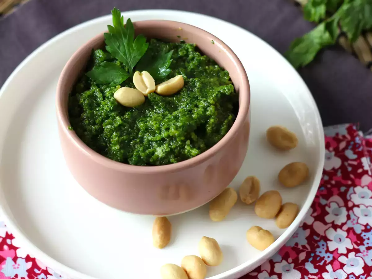 Persilja- ja maapähkinäpesto, makujen räjähdys - kuva 2