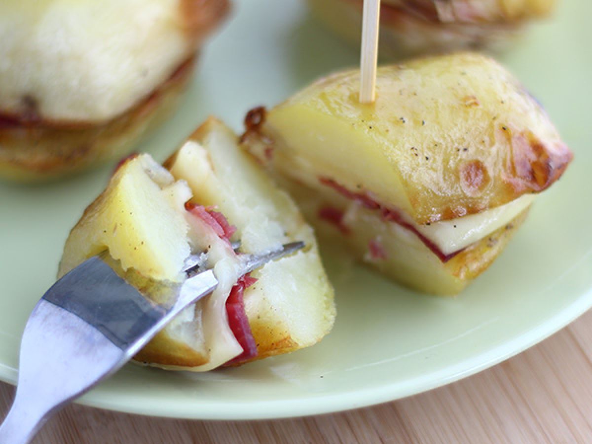 Perunalla täytetty raclette-voileipä - kuva 3