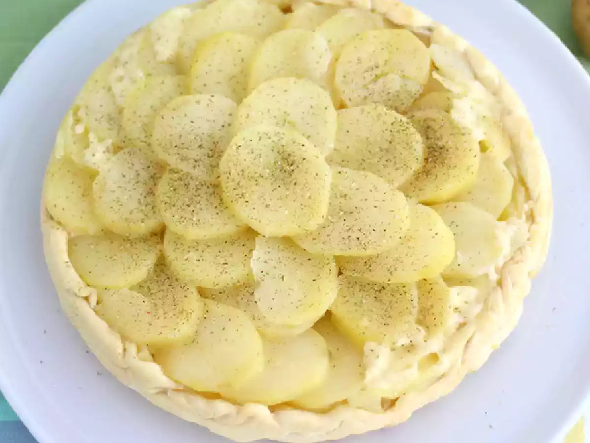 Perunoita ja Cantal-juustoa sisältävä Tarte Tatin - kuva 3
