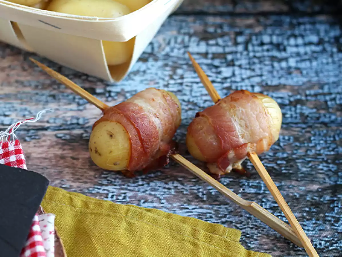 Perunoita ja savustettua pekonia sisältävät aperitiivivartaat - kuva 2