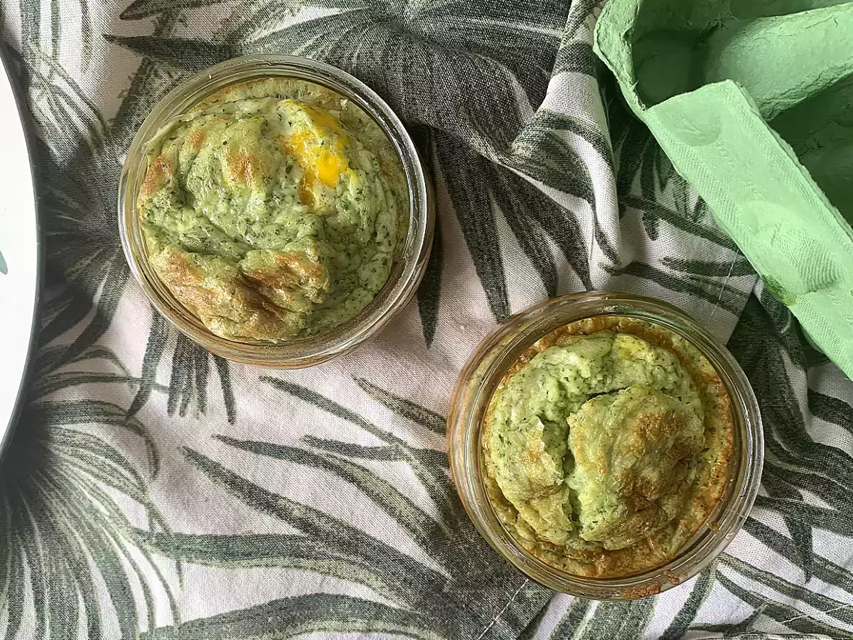 Pestolla maustetut uunimunat