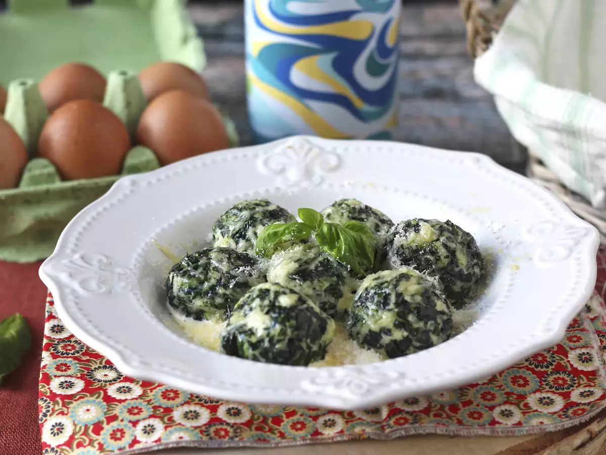 Pinaatti ja ricotta malfatti, helppo, vaivaamaton kotitekoinen pastaresepti