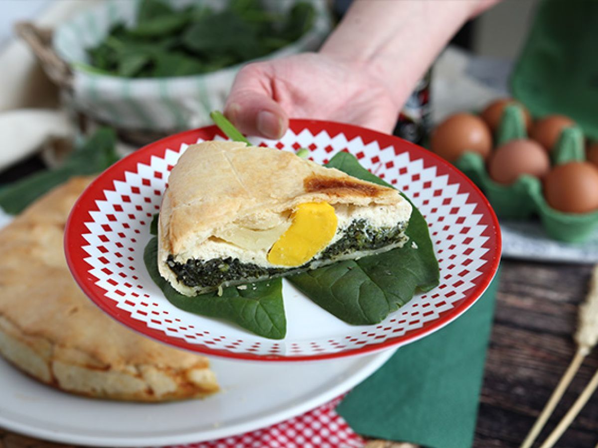 Pinaatti-, ricotta- ja munapiirakka - italialainen Torta Pasqualina - kuva 2