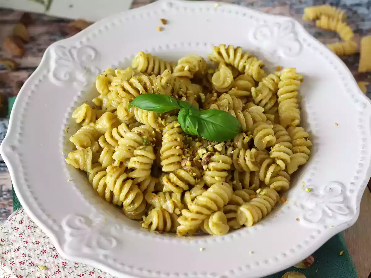 Pistaasipesto, helppo ja maukas kastike - kuva 7