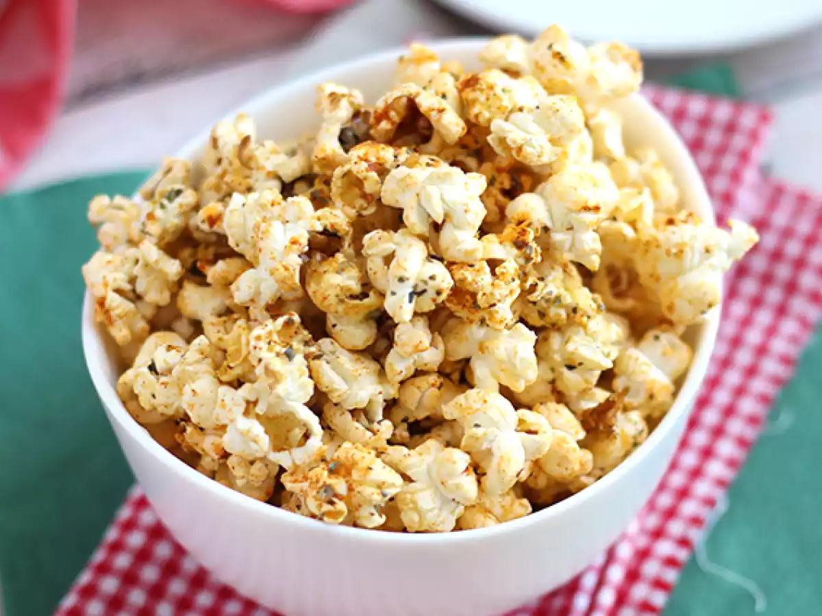 Pizzamaustettu popcorn