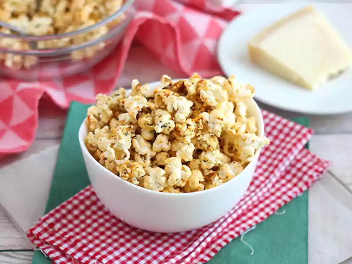 Pizzamaustettu popcorn - kuva 2