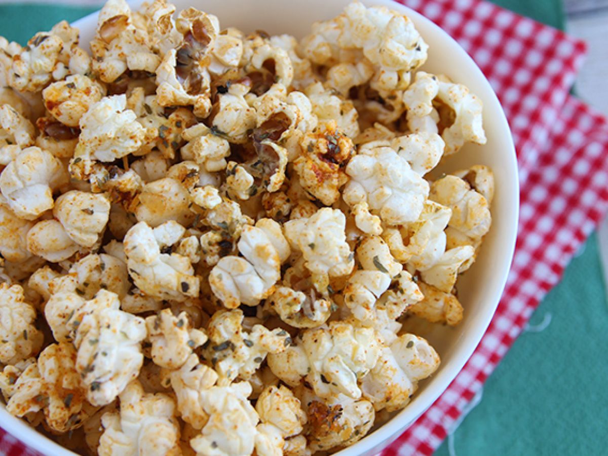 Pizzamaustettu popcorn - kuva 3