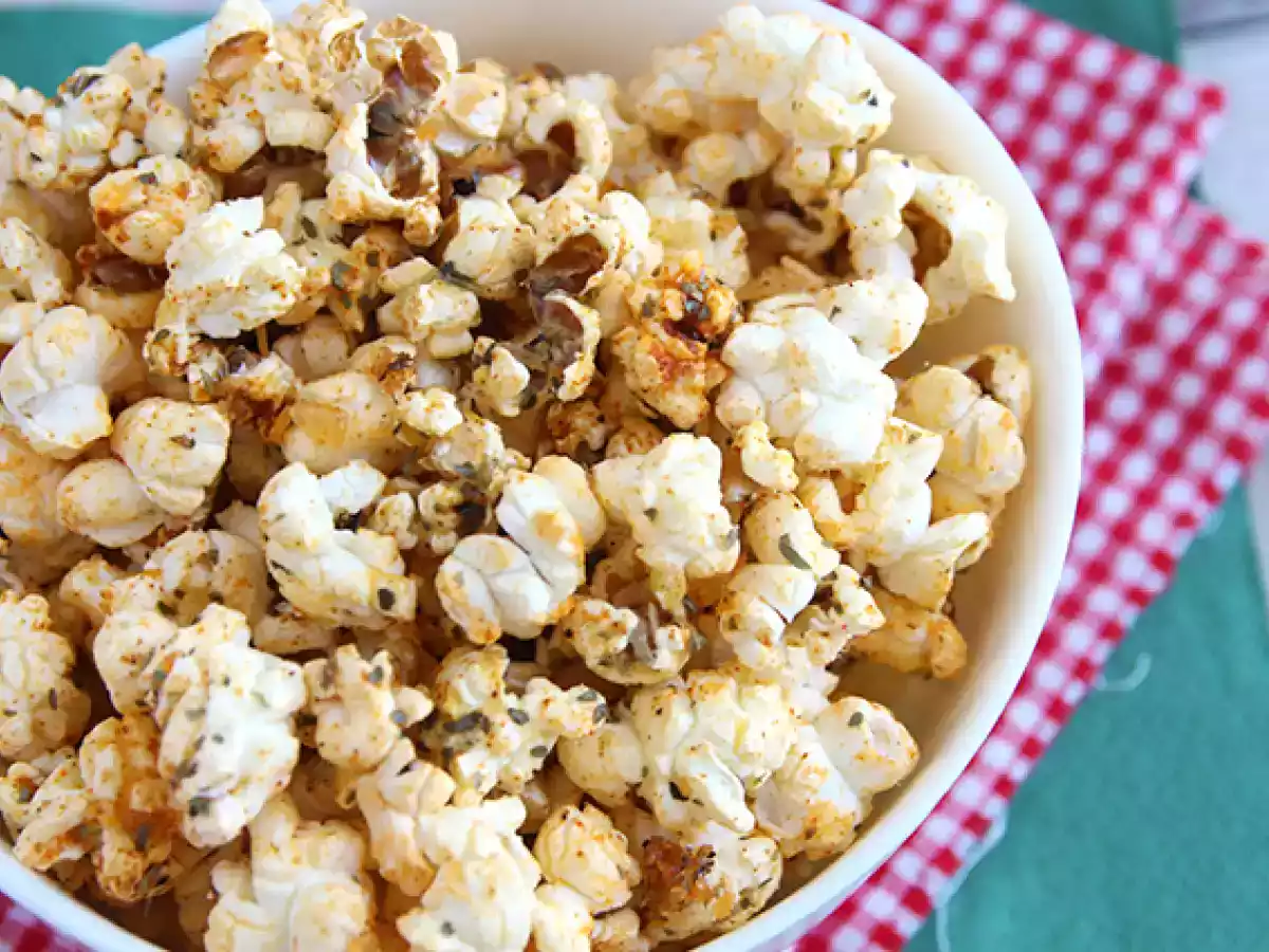 Pizzamaustettu popcorn - kuva 3