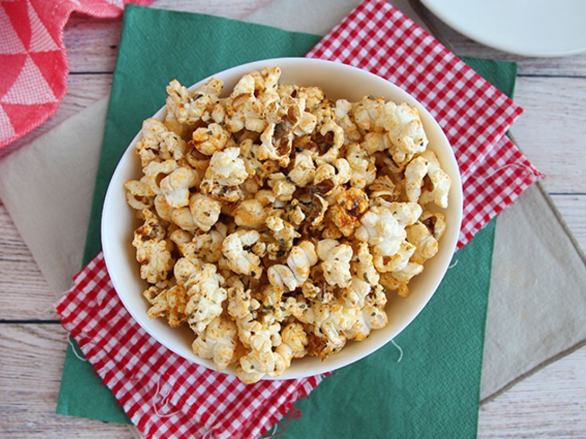 Pizzamaustettu popcorn - kuva 5