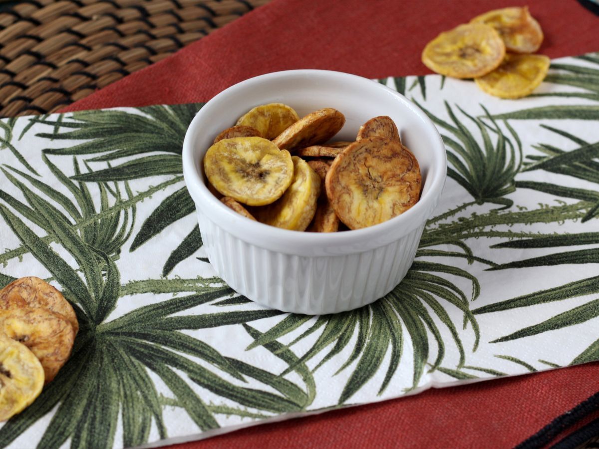 Plantain-sipsit ilmakeittimessä