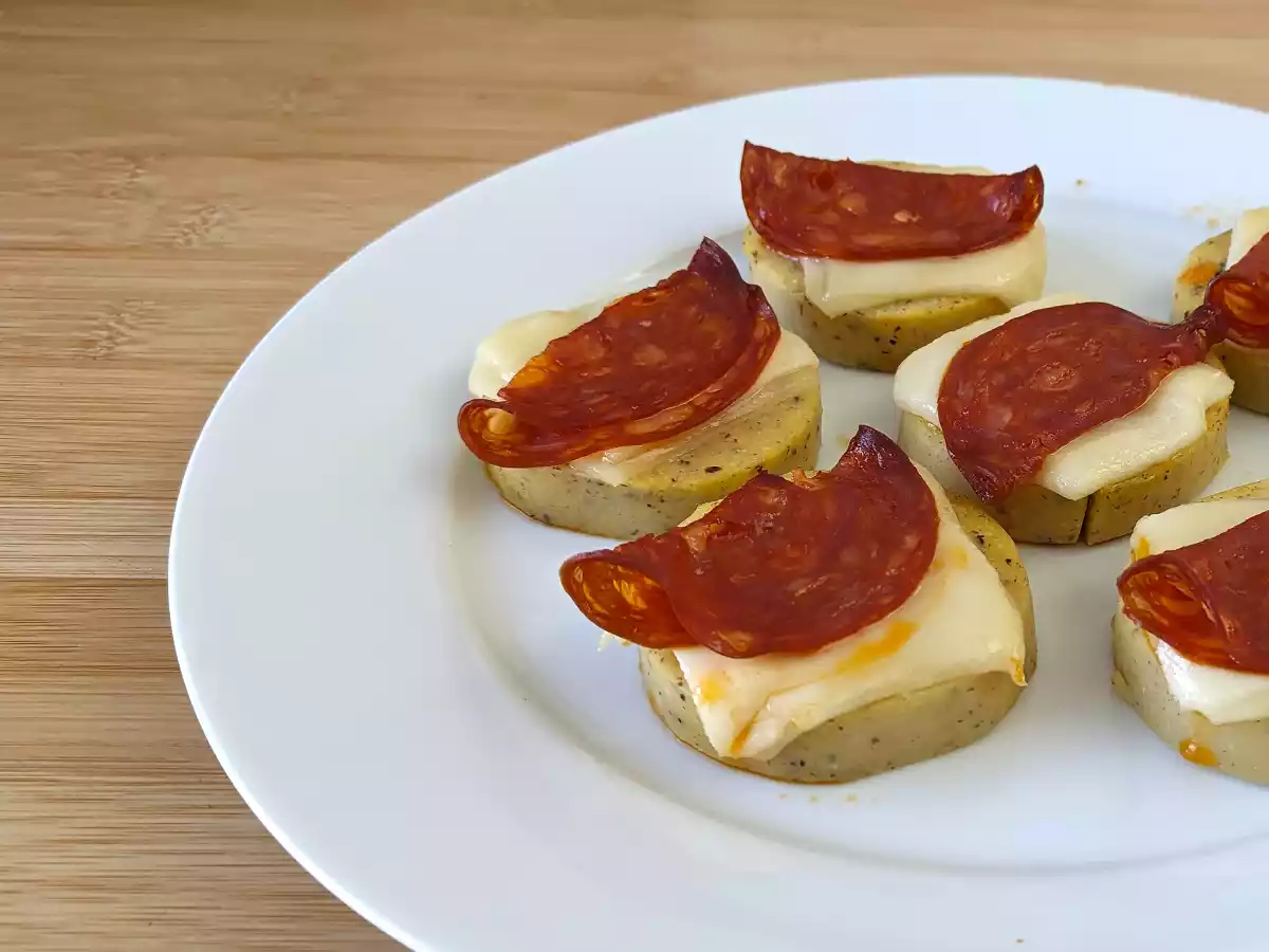 Polentakrutoneita scamorza-juustolla ja pepperonilla - kuva 3