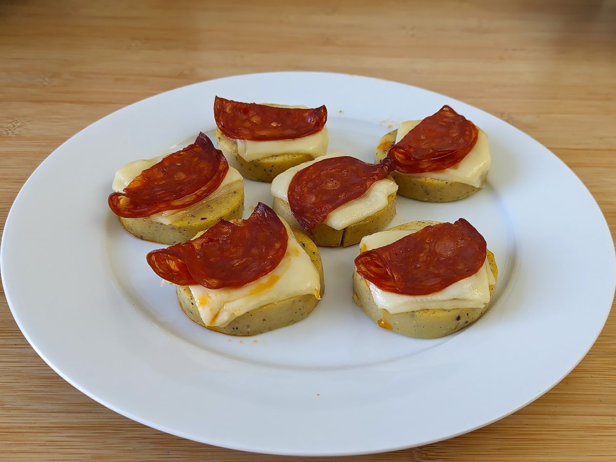 Polentakrutoneita scamorza-juustolla ja pepperonilla - kuva 4