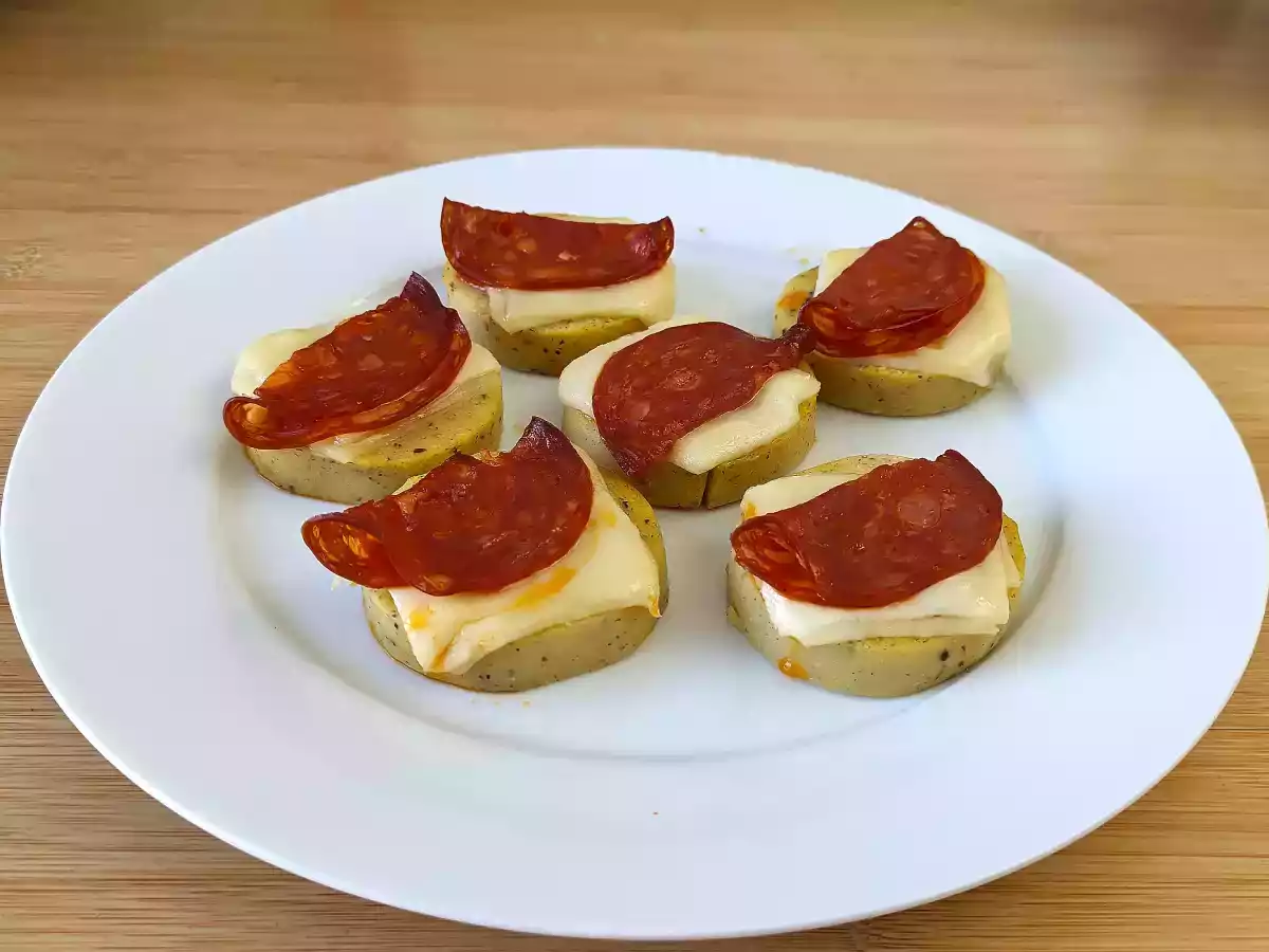 Polentakrutoneita scamorza-juustolla ja pepperonilla - kuva 4