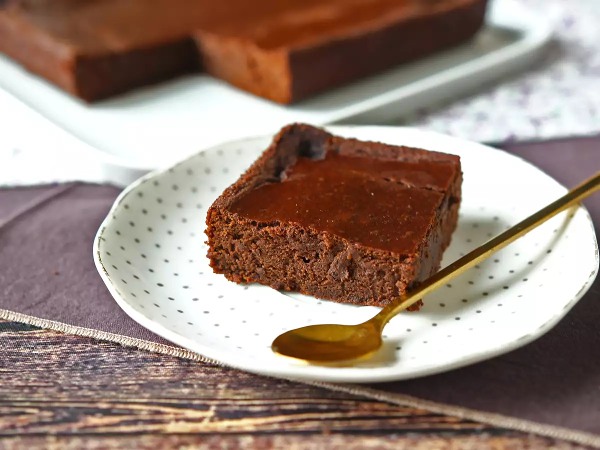 Proteiinibrownie, jossa on suklaata ja punaisia papuja - kuva 4
