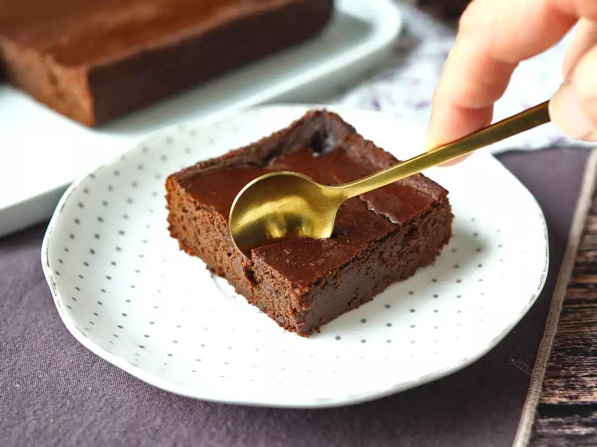 Proteiinibrownie, jossa on suklaata ja punaisia papuja - kuva 5