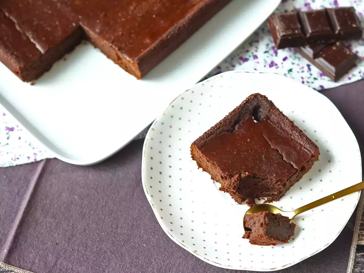 Proteiinibrownie, jossa on suklaata ja punaisia papuja - kuva 7