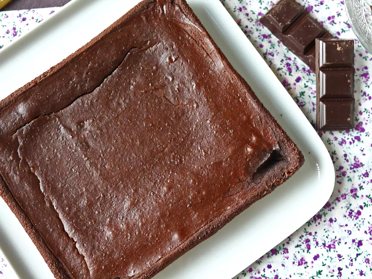 Proteiinibrownie, jossa on suklaata ja punaisia papuja - kuva 8