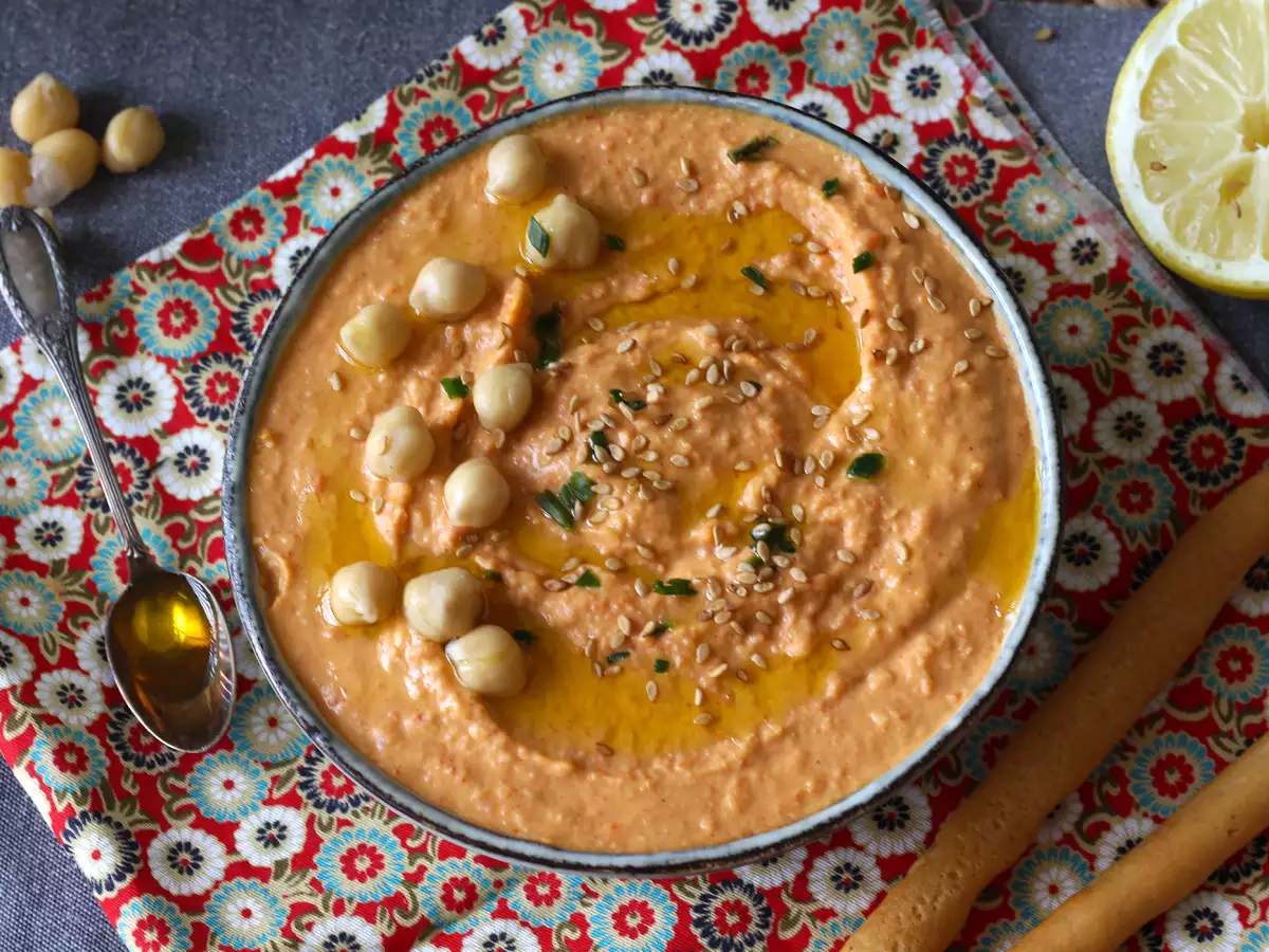 Punaisen paprikan hummus - kuva 2