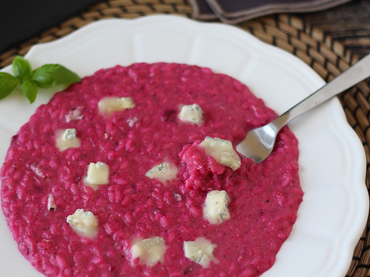 Punajuuri- ja gorgonzola-risotto: värien ja voimakkaiden makujen räjähdysmäinen yhdistelmä. - kuva 4