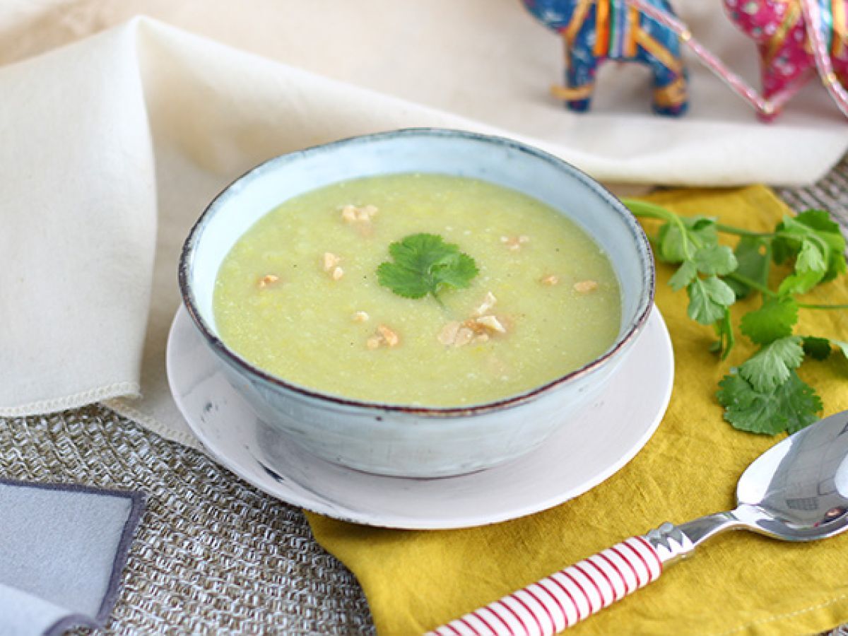 Purjo-, kookosmaito- ja currykeitto
