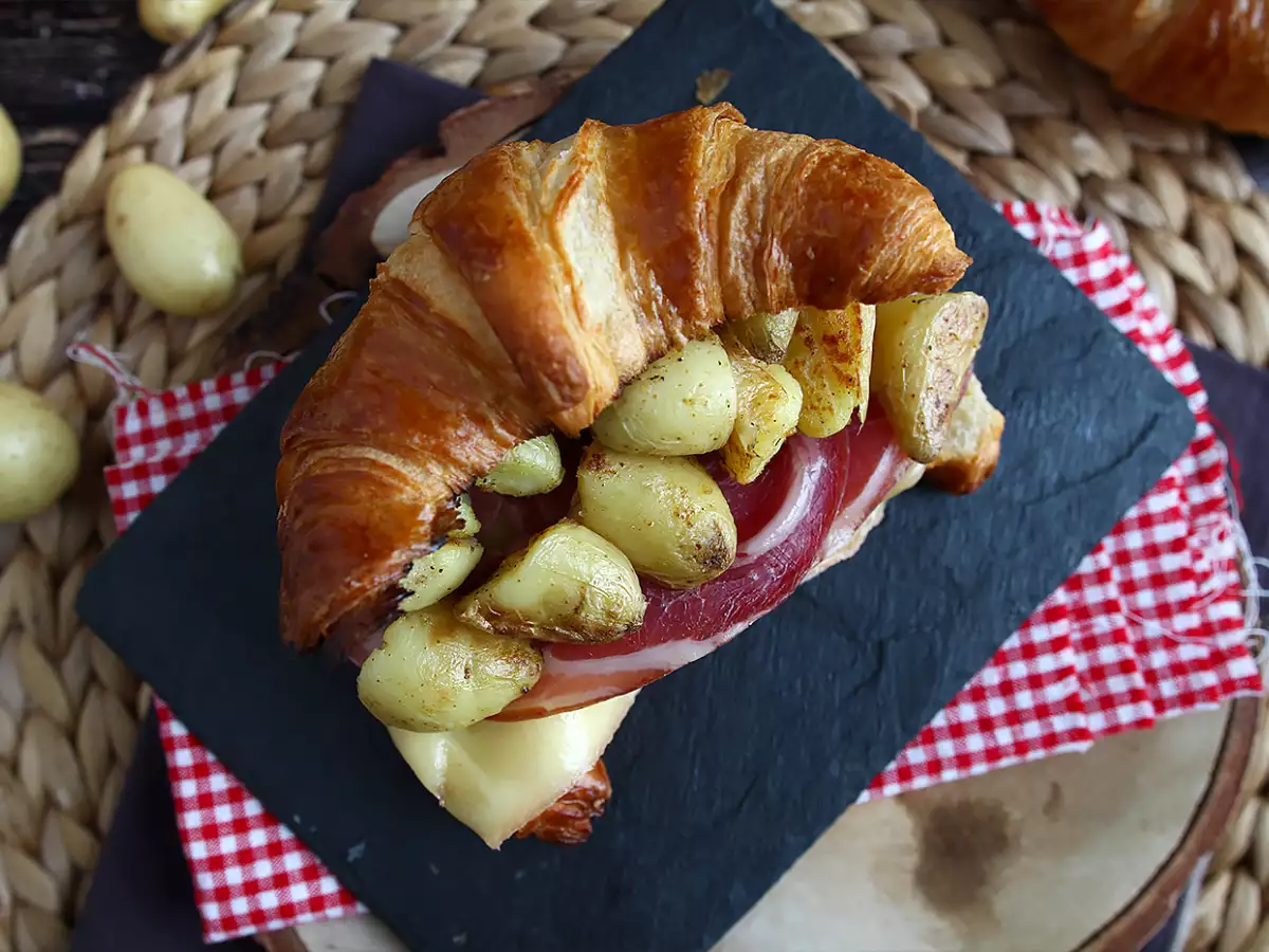 Raclette-croissantvoileipä herkulliselle brunssille - kuva 2