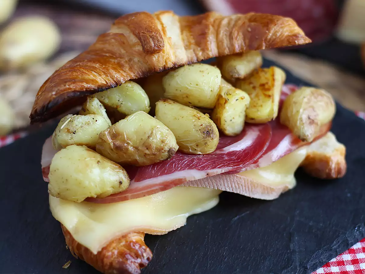 Raclette-croissantvoileipä herkulliselle brunssille - kuva 5