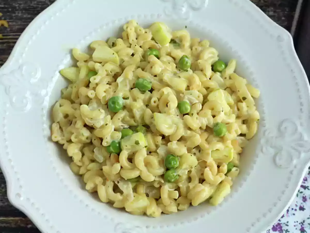 Risotto coquillettesilla, herneillä, kesäkurpitsoilla, valkosipuli-yrttijuustolla - kuva 4