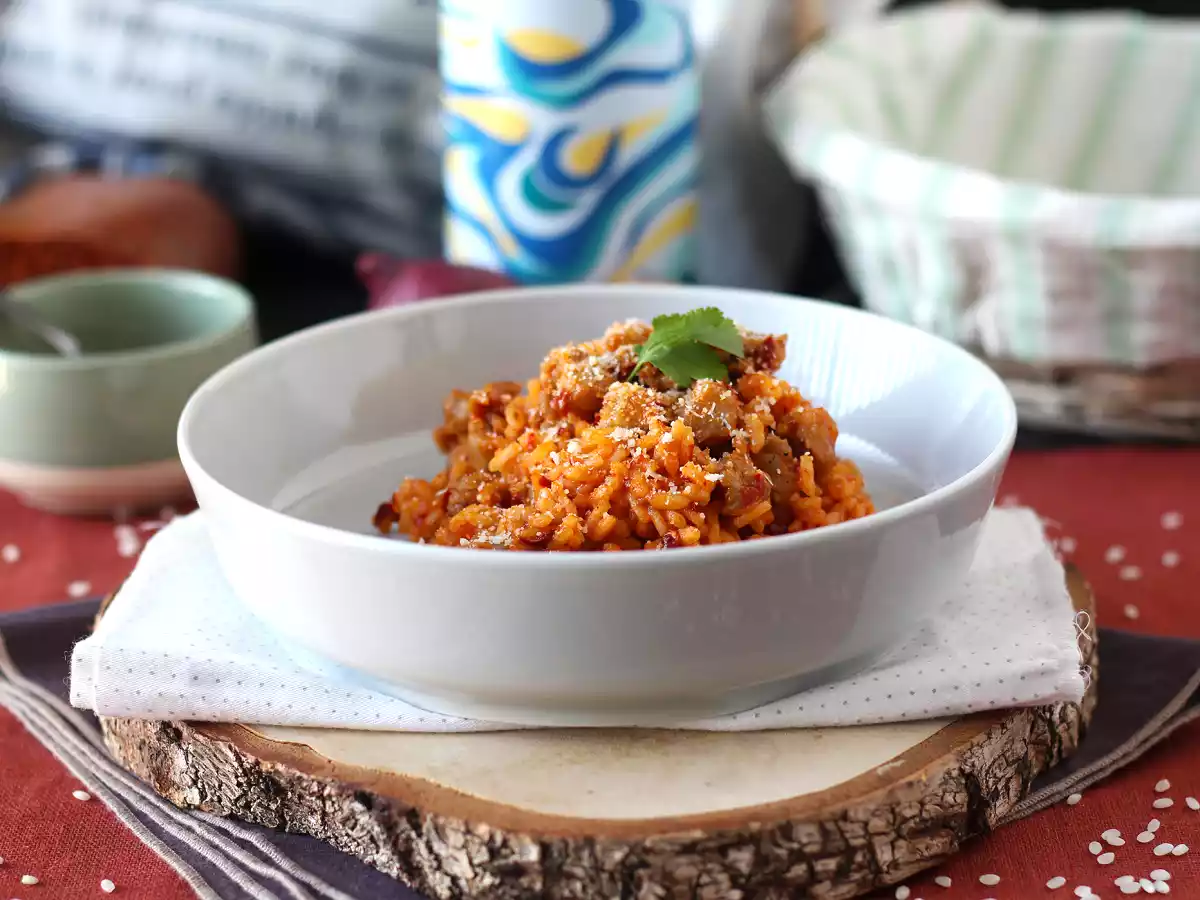 Risotto 'nduja ja makkara, voimakkaan makuinen ensimmäinen ruokalaji. - kuva 6