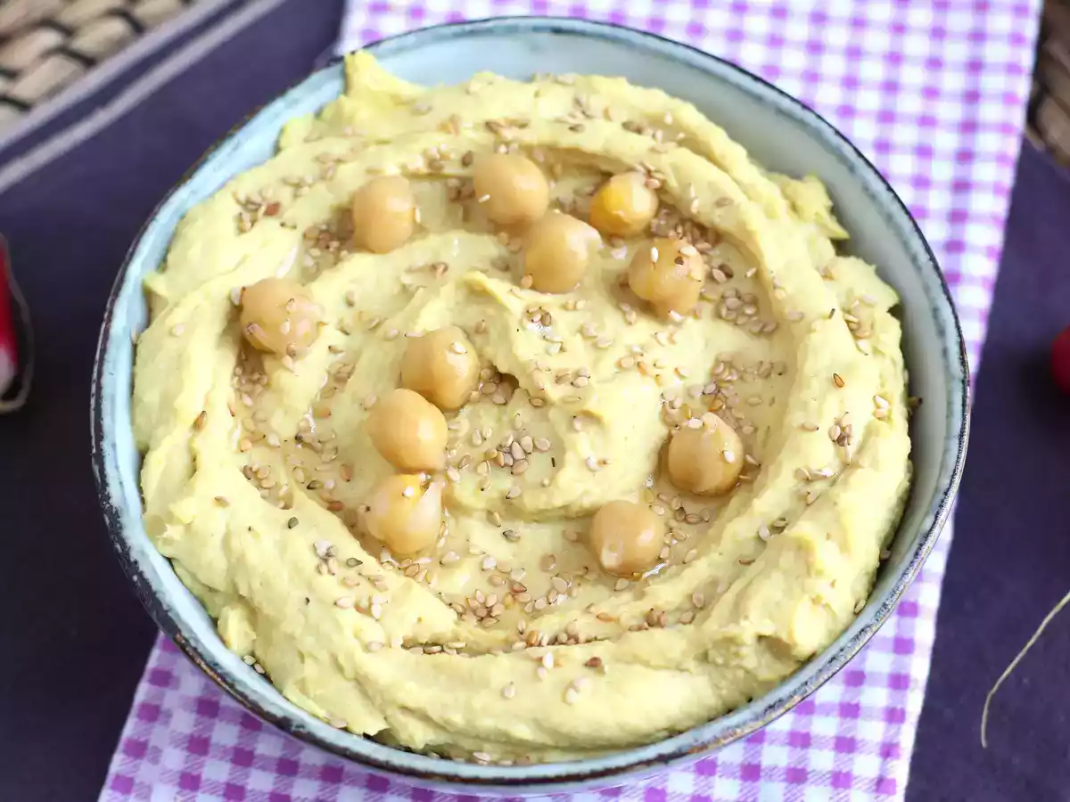Säilötyllä sitruunalla maustettu hummus herkullisilla makuilla - kuva 2