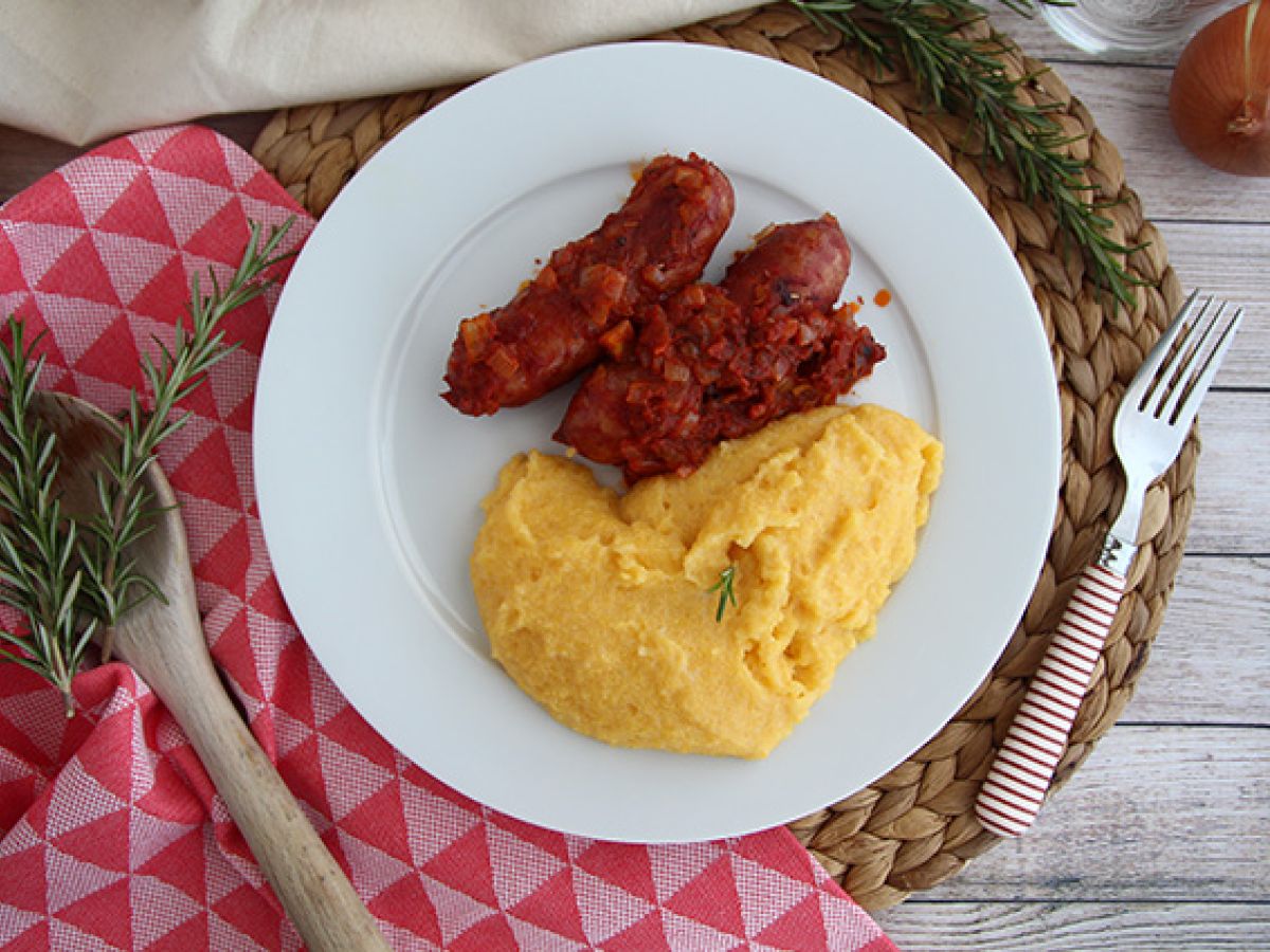 Savoyn diotit polentan ja Comté-juuston kera
