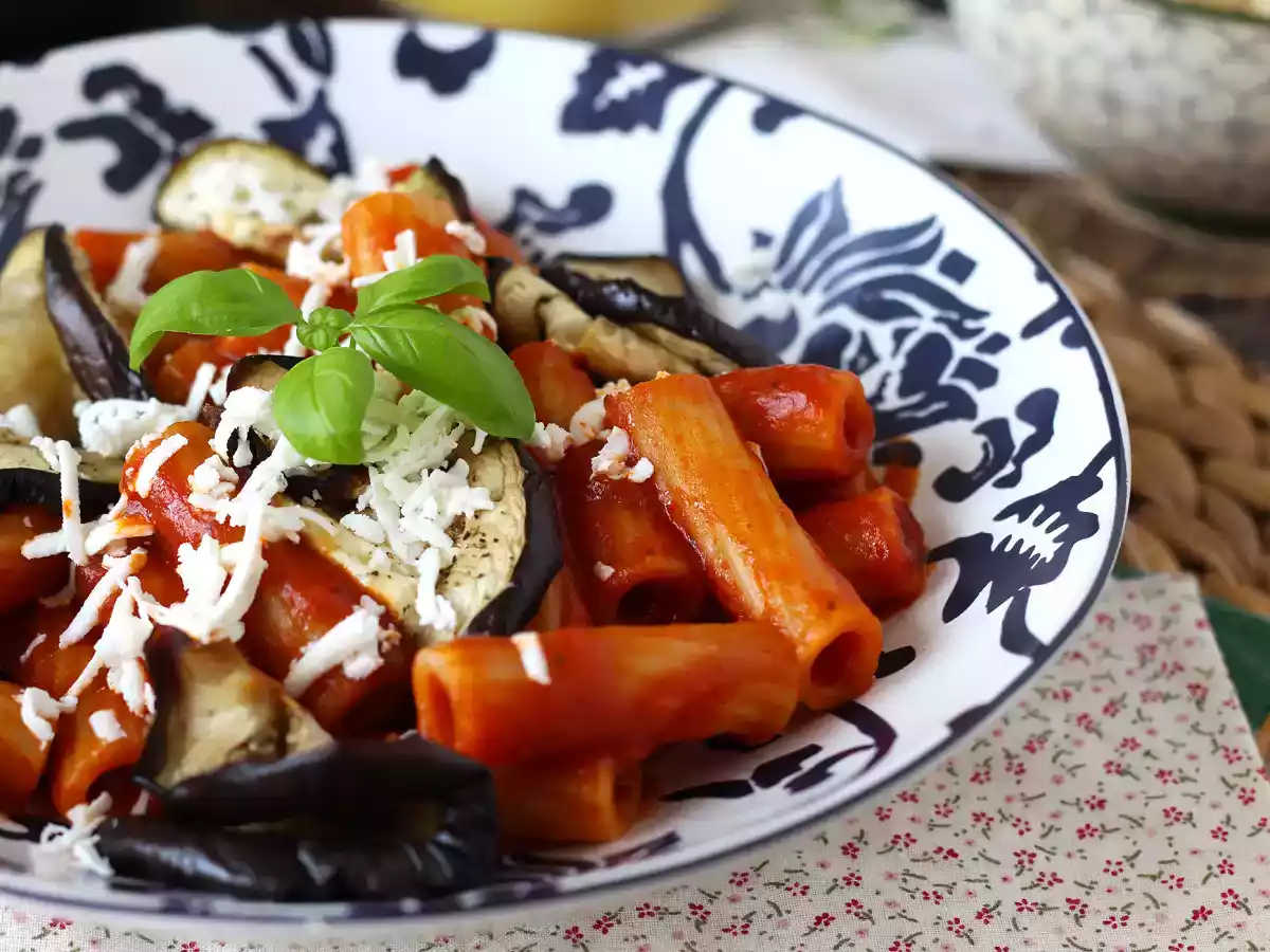 Sicilian pasta munakoisolla, helppo ja kevyt versio - Pasta alla Norma - kuva 2