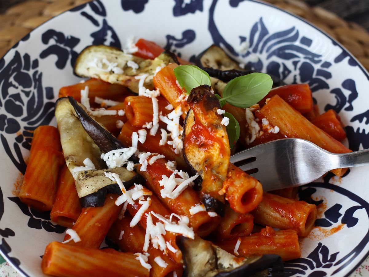 Sicilian pasta munakoisolla, helppo ja kevyt versio - Pasta alla Norma - kuva 4