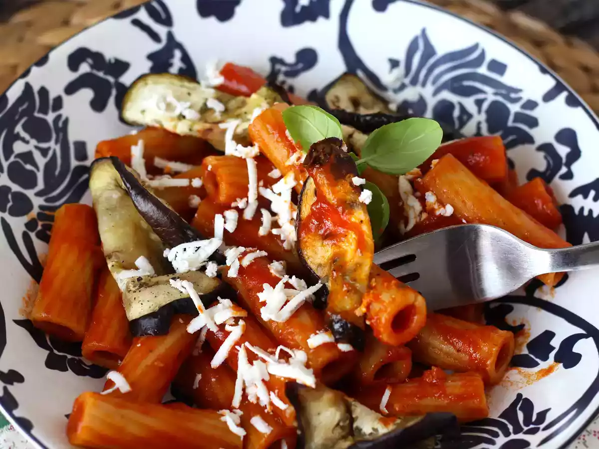 Sicilian pasta munakoisolla, helppo ja kevyt versio - Pasta alla Norma - kuva 4