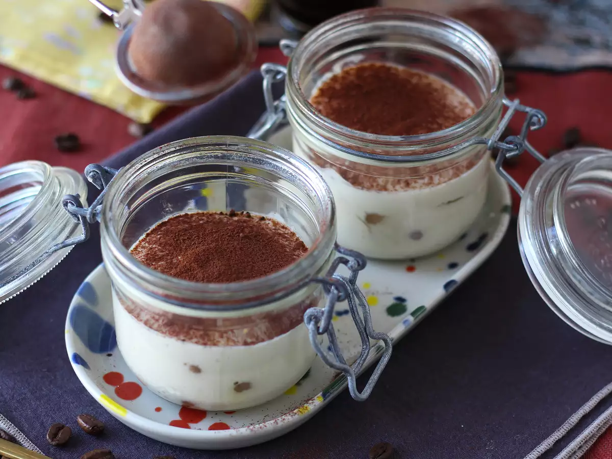Silkkitofusta valmistettu tiramisu ilman mascarponea ja munia - kuva 2