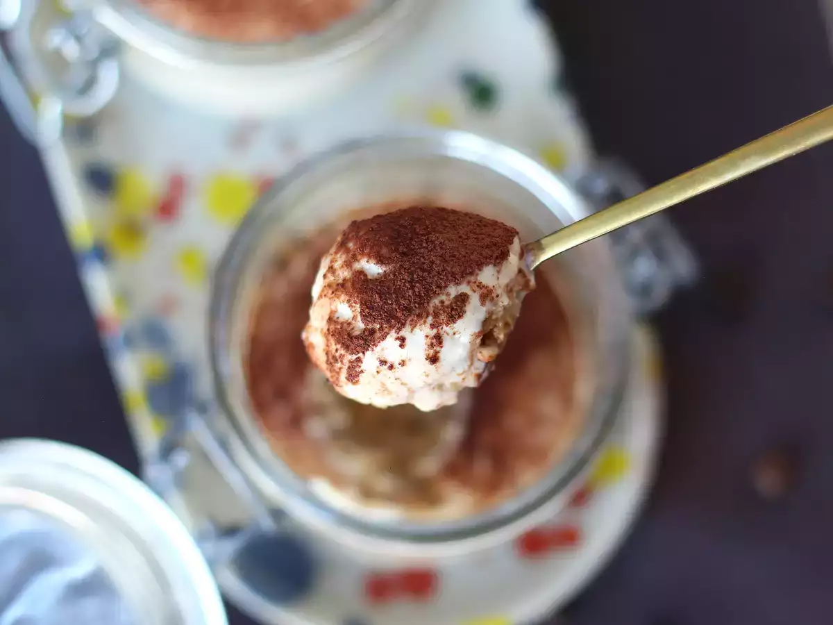 Silkkitofusta valmistettu tiramisu ilman mascarponea ja munia - kuva 5