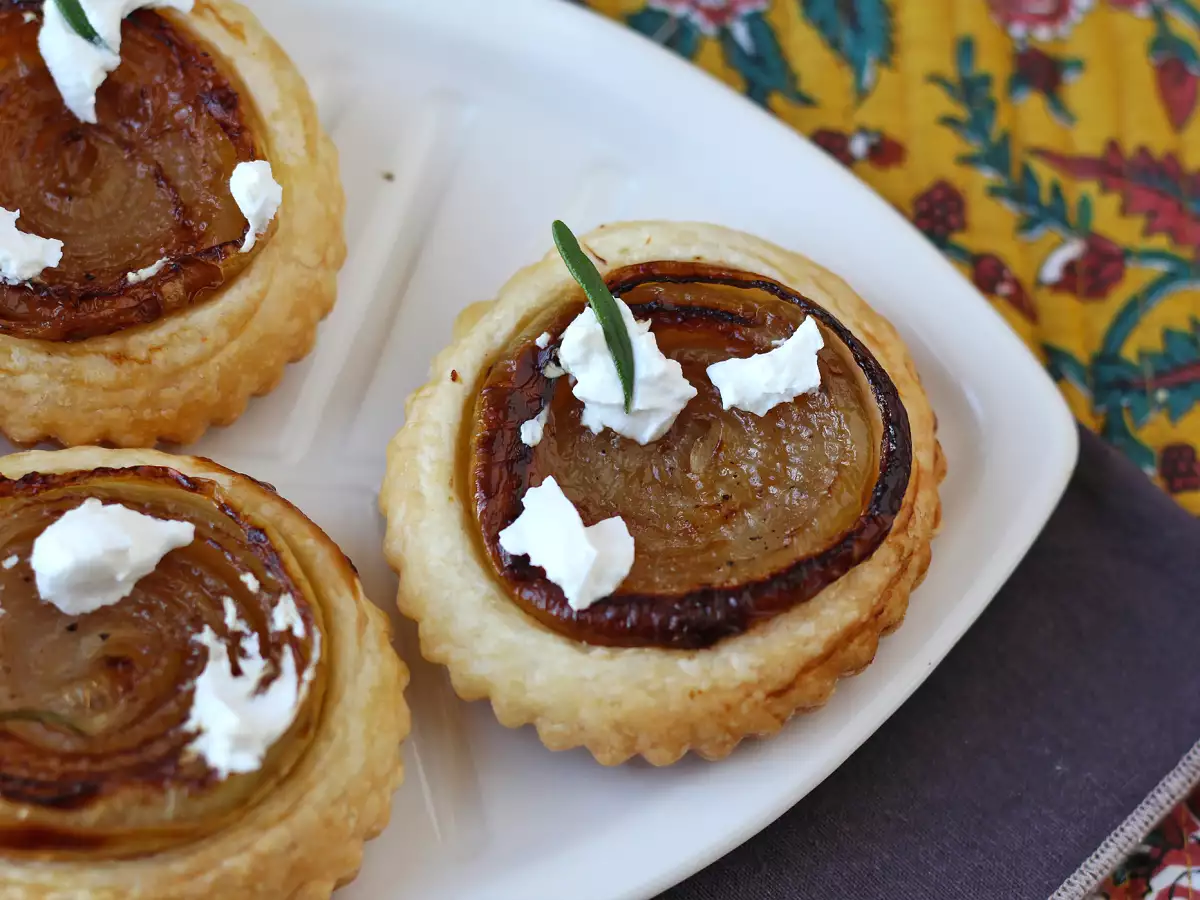 Sipuli-tarte Tatin -leivokset - kuva 3