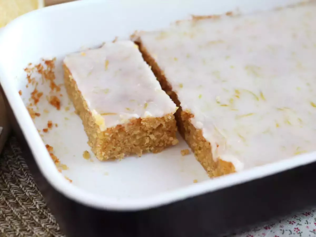 Sitruuna-kaurabrownie sitruunakuorrutteella - kuva 4